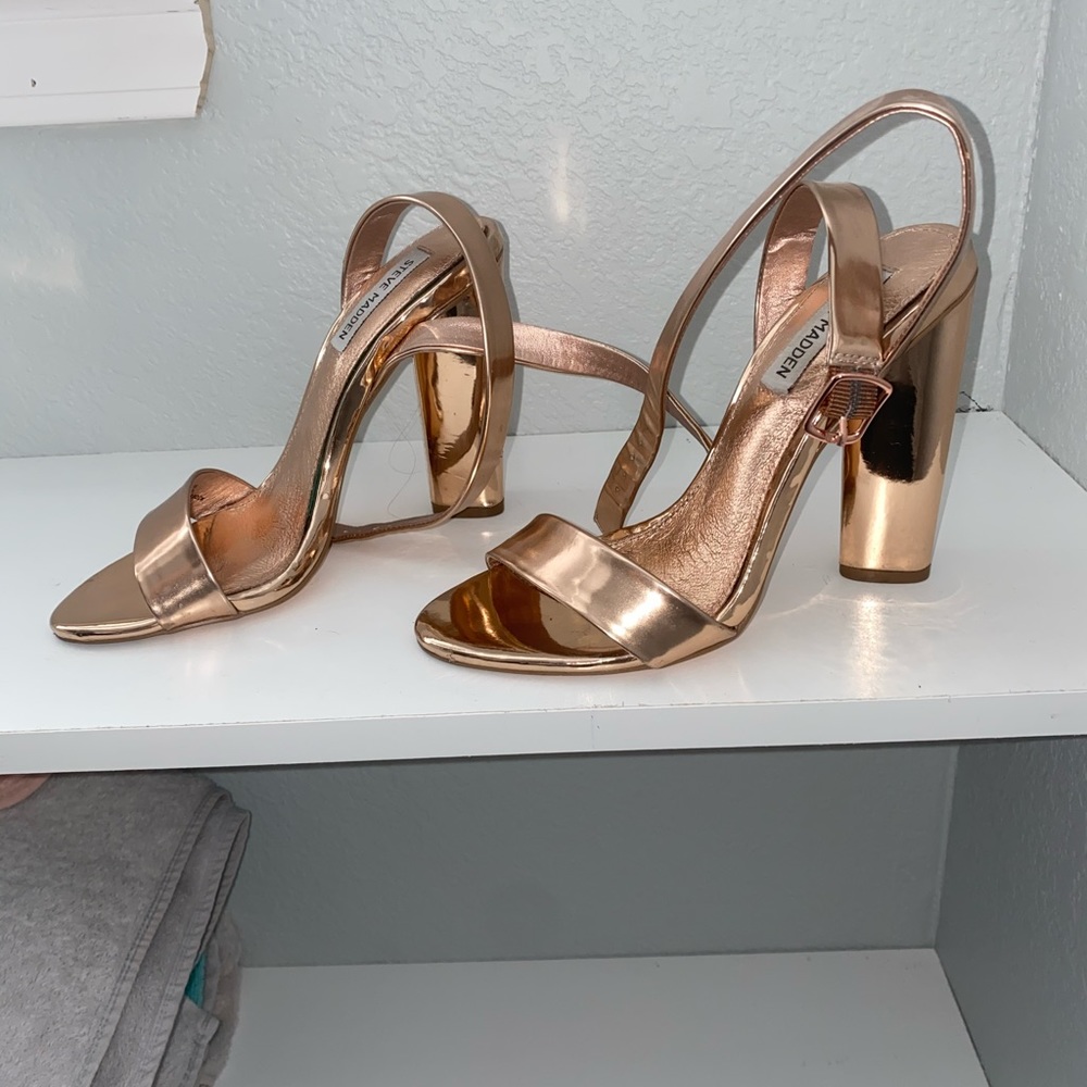 Steve Madden pump